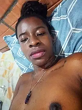 Pokazy przed kamerką – Ebonybaby777