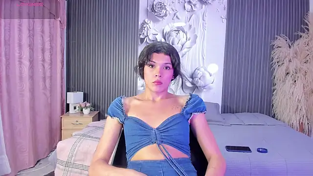 nahomyrusell's Live XXX Chat