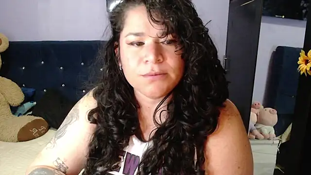Chat +18 de ANGELIQUE_KLANE ao vivo