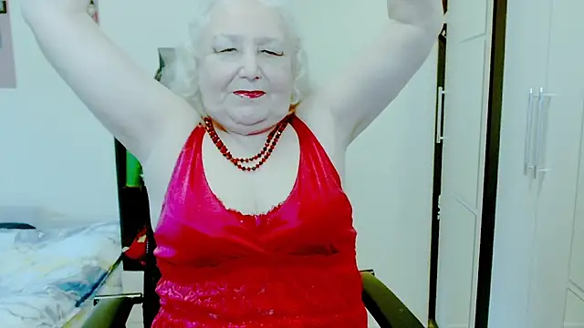 GrannyAlisa Chat XXX in diretta