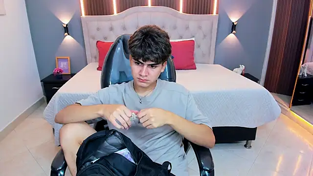 Chat +18 de Tommy18__ ao vivo