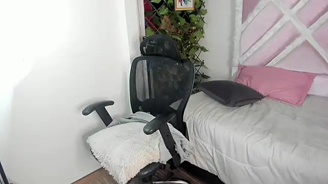 Tequilaaa11's Live XXX Chat