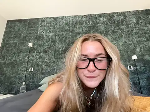 goddesemiiyy 在線直播表演