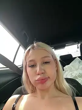 Kiss_Auroraa's Webcam Show
