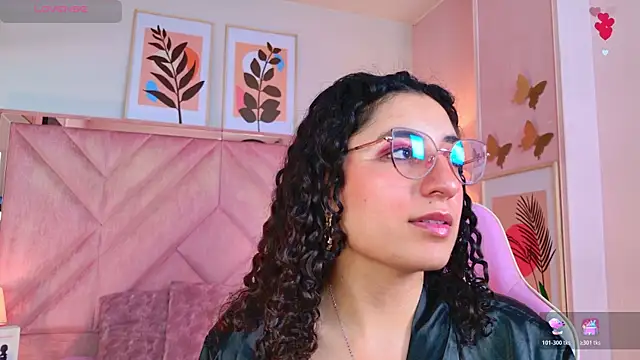 DemiJones_ Adlı Modelin Canlı XXX Sohbeti
