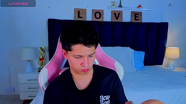 Issac_james_ 在線直播表演