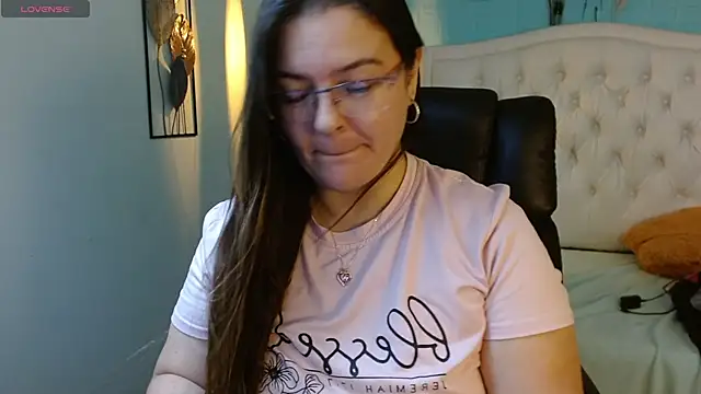 MsJossie Adlı Modelin Canlı XXX Sohbeti