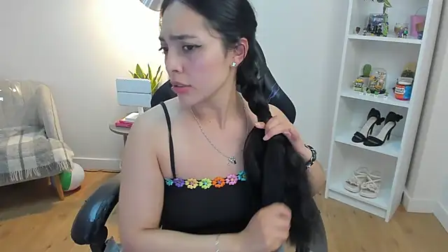 _BellaEvans_ Adlı Modelin Canlı XXX Sohbeti