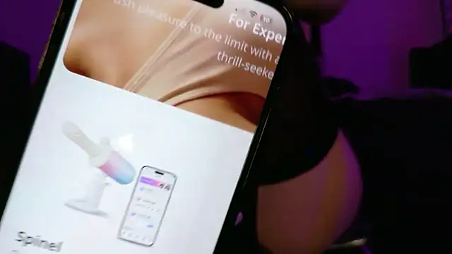 Midnightrose11's Live XXX Chat