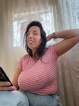 XXX chat uživo modela Almmaxxxx