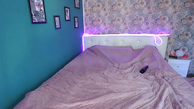 EmilyDiazofficial Webcam-Show