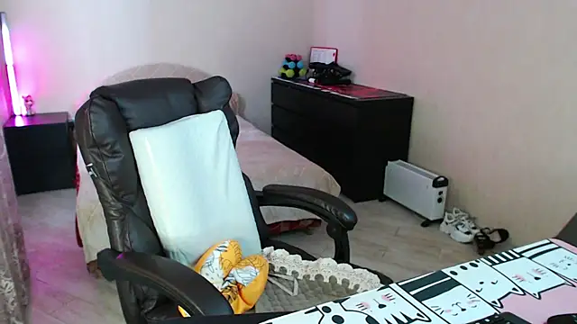 Kriss_brunette_5 Chat XXX in diretta