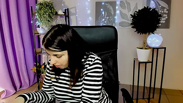 Chat +18 de MartaEdams ao vivo