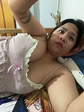 _UrSingleMamiBella_ Chat XXX in diretta