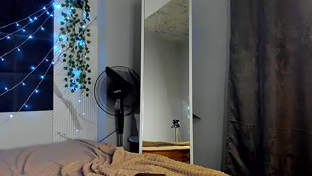 Star_Bee live XXX chat