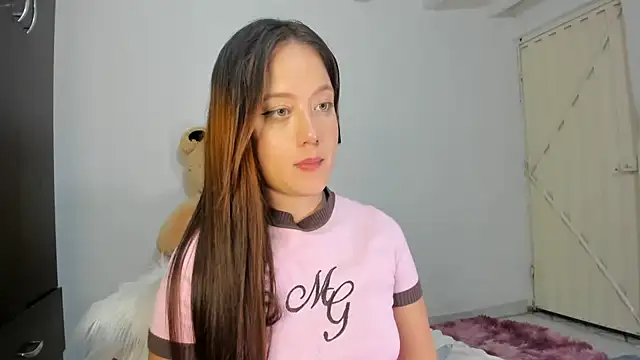 caro_gemm's Live XXX Chat