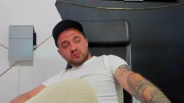 Chat XXX en directo de JamesMyerss