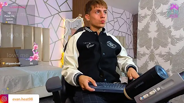Czat XXX na żywo – EVAN_TAY