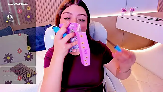 Sexy_paradise18_ Adlı Modelin Canlı XXX Sohbeti