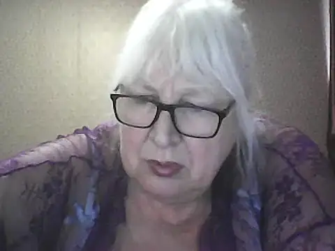 Alexia64231's Webcam Show