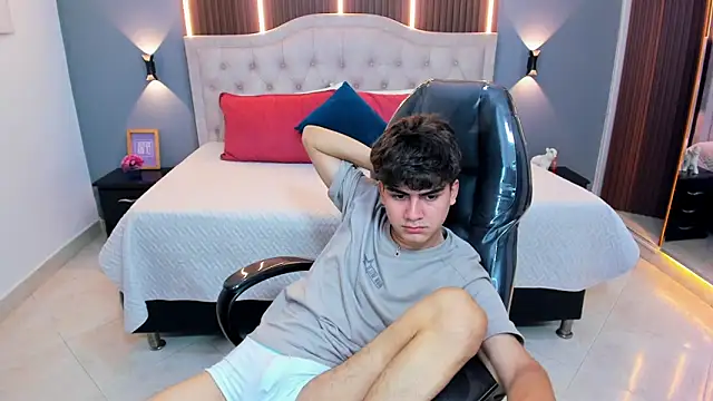 Tommy18__ Live XXX-Chat