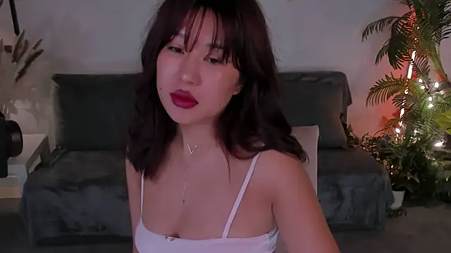 Erika_Kim Chat XXX in diretta
