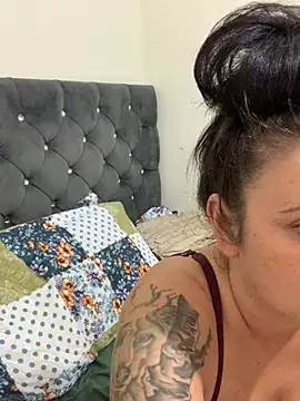Show modela CharlotteSnow21 na web-kameri
