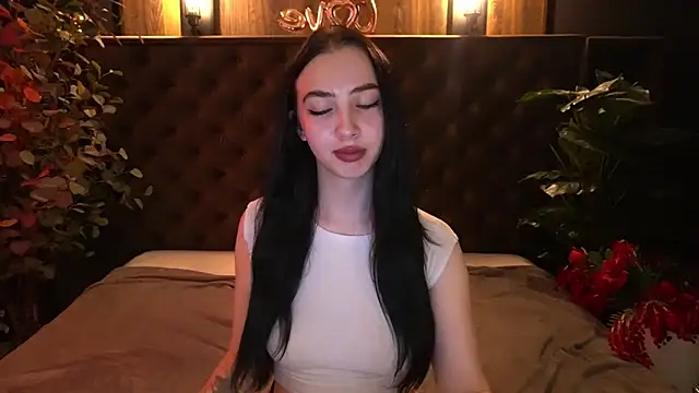 WildKittenX_'s Live XXX Chat