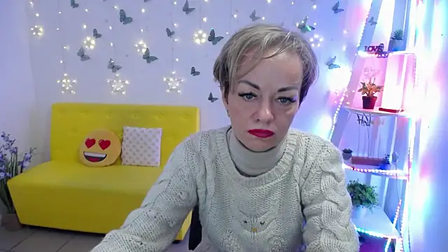 Show modela NikaMayu na web-kameri