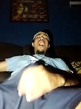 Czat XXX na żywo – AlexAlejandro13