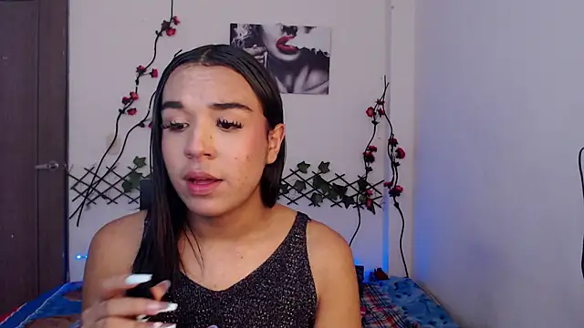 Chat +18 de Candyy_doll__ ao vivo