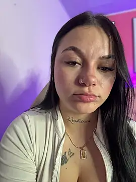 Megaan__More live XXX chat