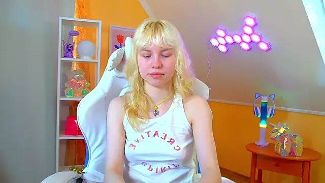 Chatroom XXX en direct de HannahHollis