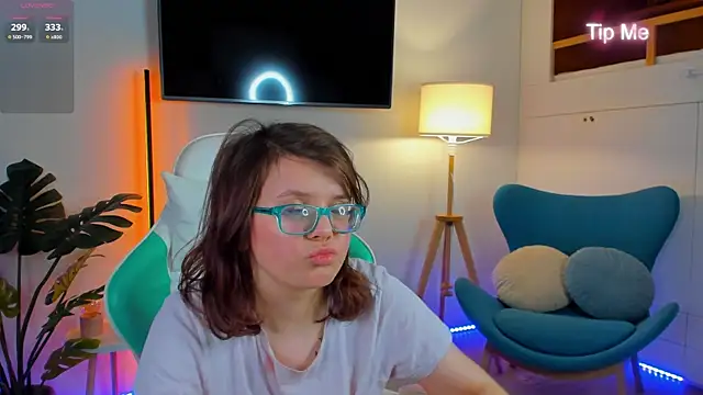Ariell_Mini élő XXX-chatje