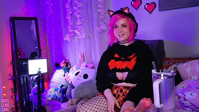 Angel-Lewd-Cake Show Webcam