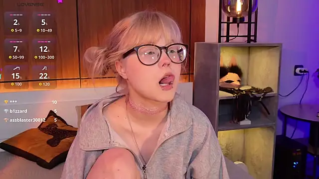 MoliQin's Live XXX Chat