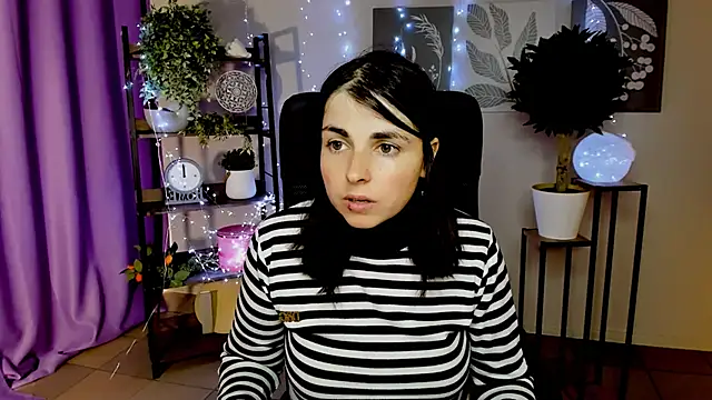 MartaEdams' Live XXX Chat