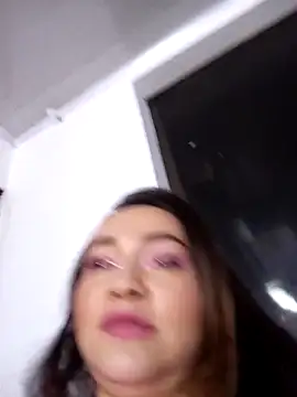 SabrinaVantress Adlı Modelin Canlı XXX Sohbeti