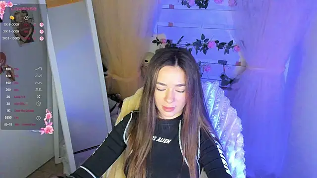 Bella_XO 即時 XXX 聊天