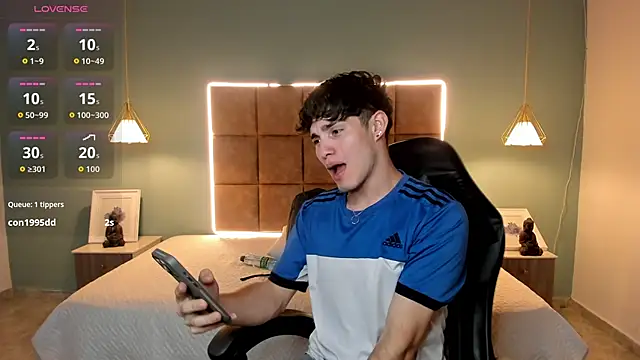 XXX chat uživo modela AlejooTwink