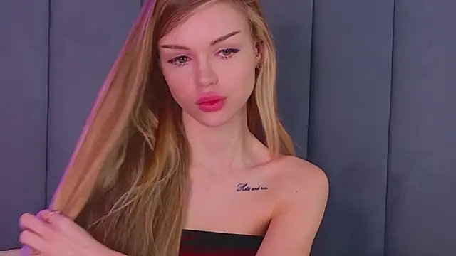 MarilynNova Webcam Show