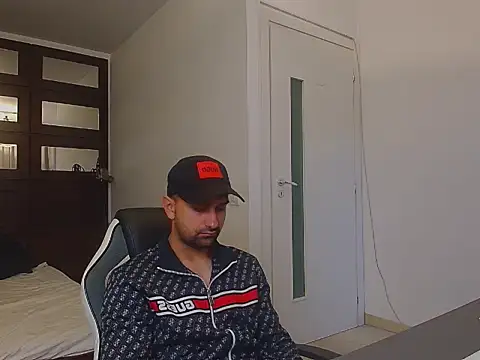 BryceReign: απευθείας συνομιλία ΧΧΧ