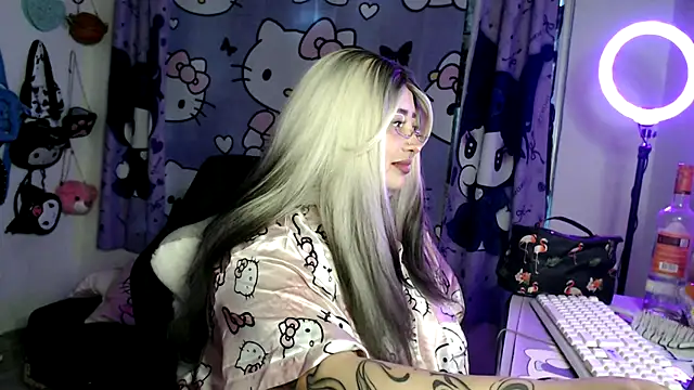 Chat +18 de lussyevans24 ao vivo