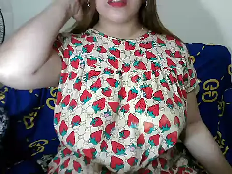 XXX chat uživo modela Bigtits_Joy