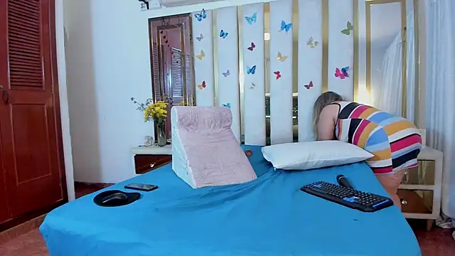 XXX chat uživo modela AnyelaGitanaMature