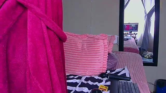 Chat +18 de HOTSEXCBOOBS30xx ao vivo