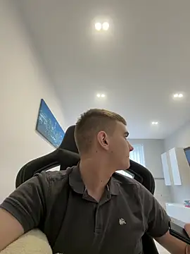 WARDEN_w Chat XXX live