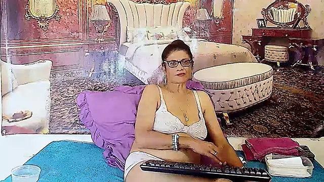 IndianAllure élő XXX-chatje