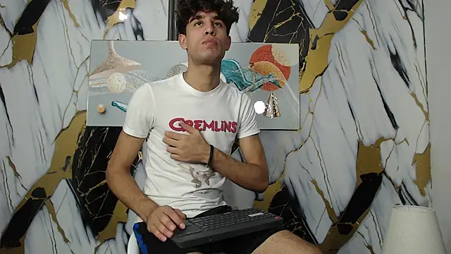 PRETTY_COCK1 Show in webcam