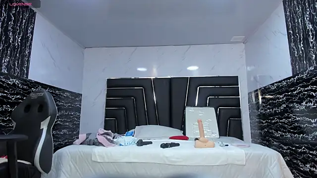 Ladyy_Scarlett's Live XXX Chat